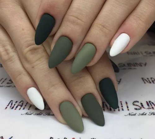 Маникюр хаки матовый миндаль