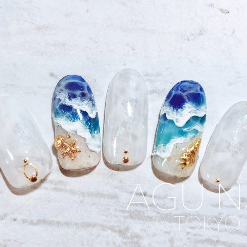 Маникюр морская пена