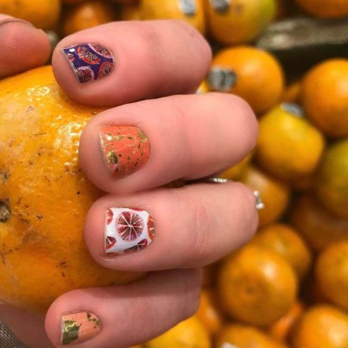 Маникюр с апельсинами