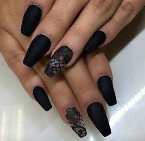 Ногти черные матовые