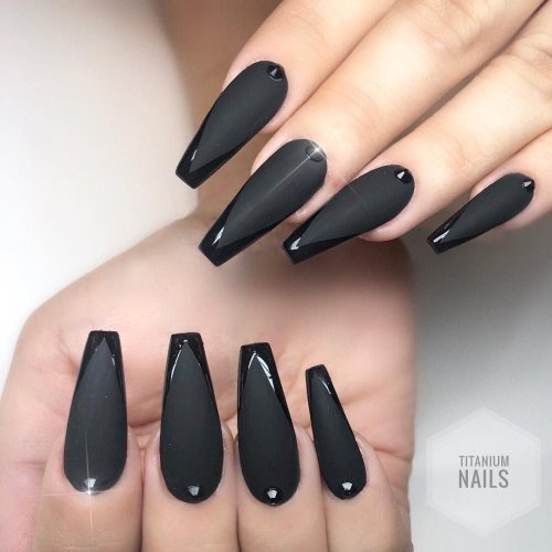 Черные длинные ногти