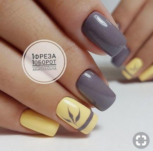 Серо желтый маникюр