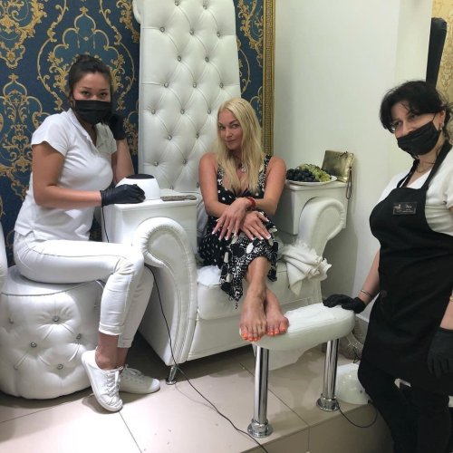 Анастасия волочкова педикюр