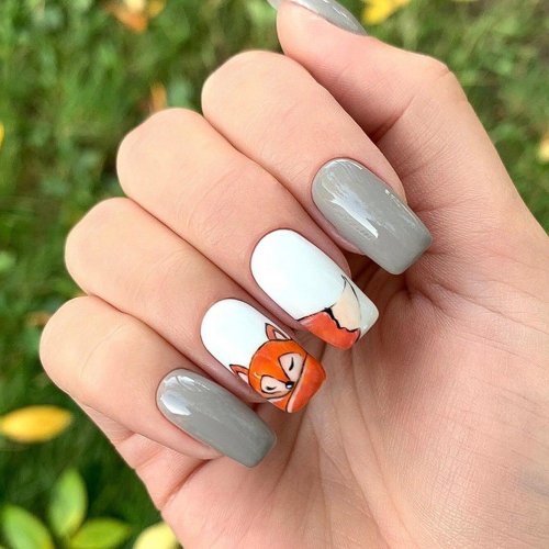 Маникюр с лисой
