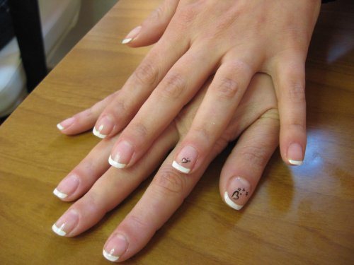 Короткие нарощенные ногти