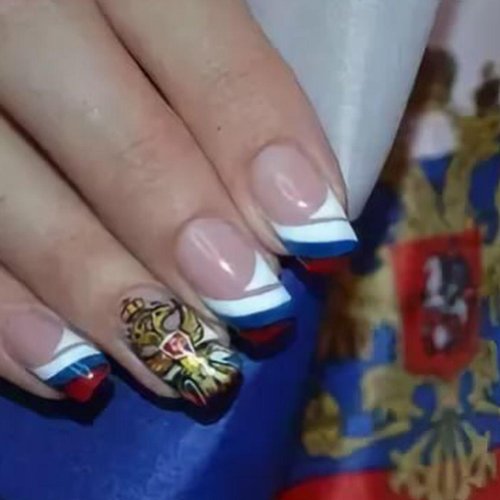 Маникюр триколор российского флага
