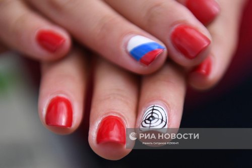 Маникюр триколор российского флага