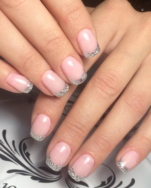 Серебристый френч на короткие ногти