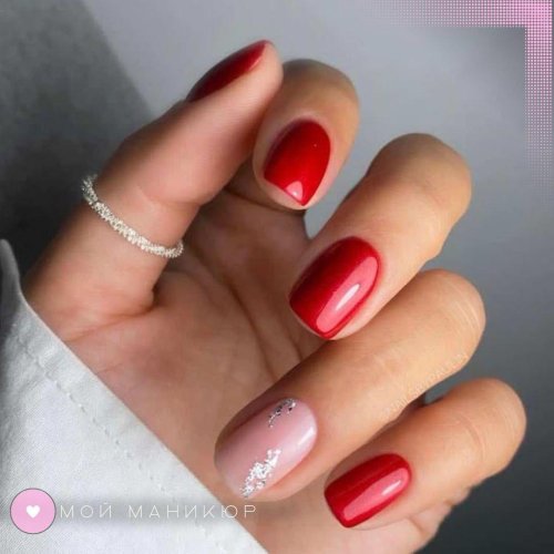 Красные ногти короткие