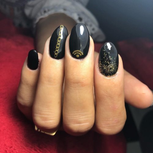 Маникюр под черное платье