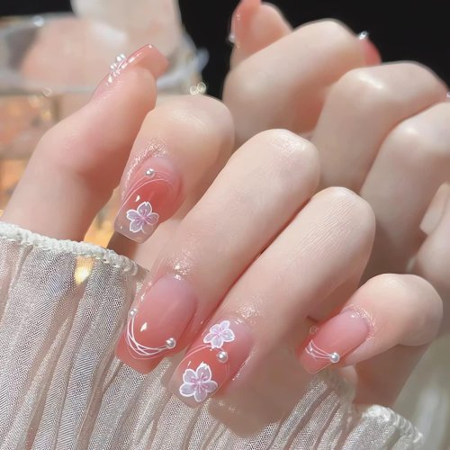 Накладные ногти короткие