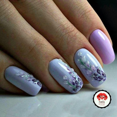 Лавандовый маникюр с дизайном