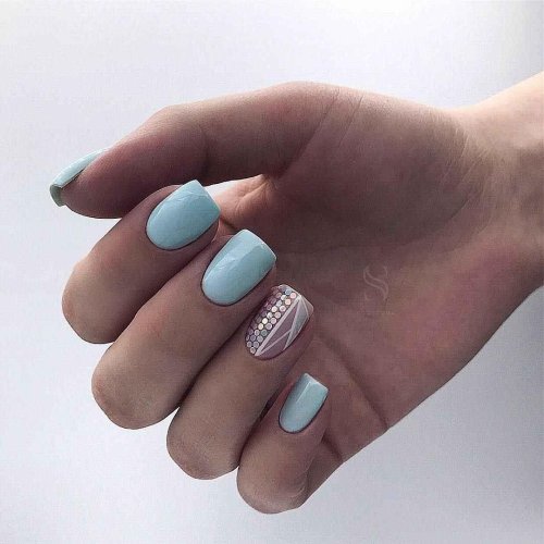 Пастельный маникюр на коротких