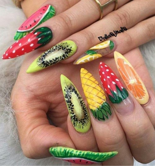 Ногти с фруктами