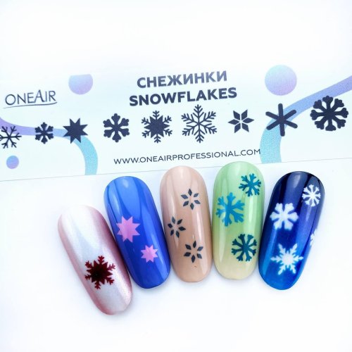 Зимний маникюр со снежинками