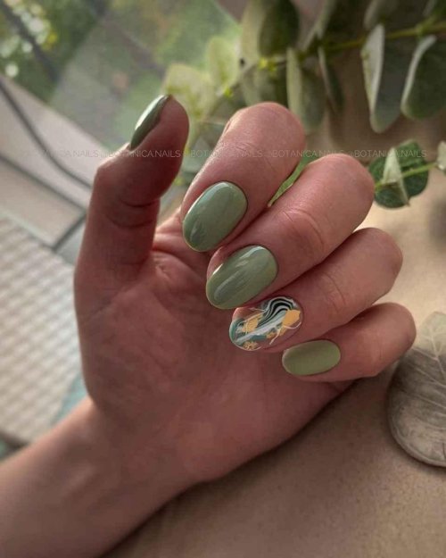 Фисташковый маникюр на короткие ногти