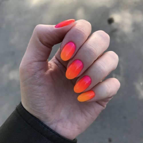 Маникюр оранж омбре