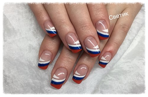 Маникюр триколор российского