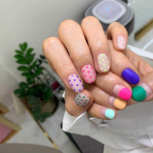 Летний маникюр на короткие ногти
