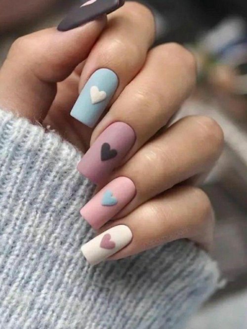 Ногти с сердечками дизайн
