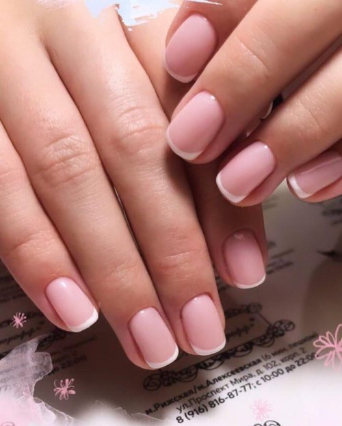 Нежный френч на короткие ногти
