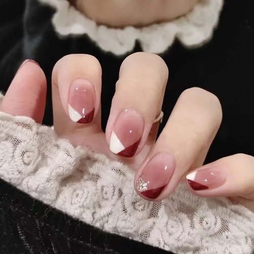 Французский маникюр на короткие овальные ногти