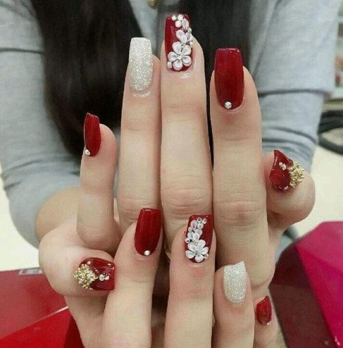 Ногти красные