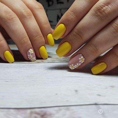 Маникюр в желтых тонах