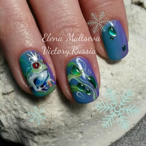Маникюр с лягушками на ногтях