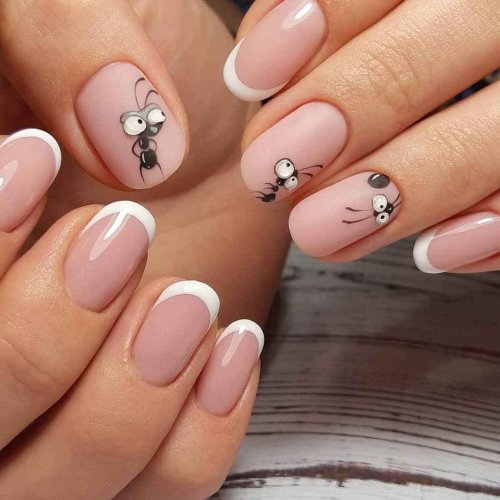 Ногти короткие