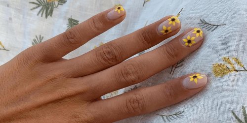 Маникюр с подсолнухами