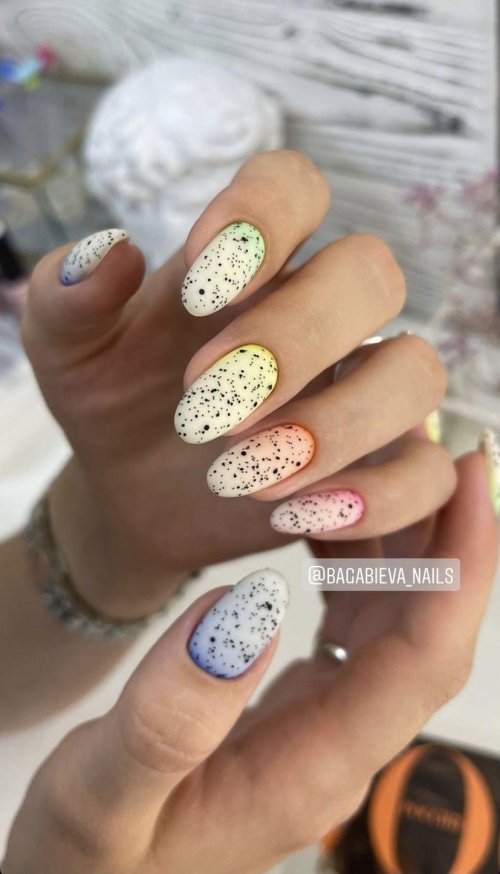 Маникюр перепелиное яйцо миндаль