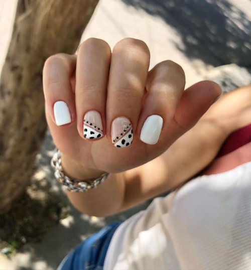 Белые ногти короткие