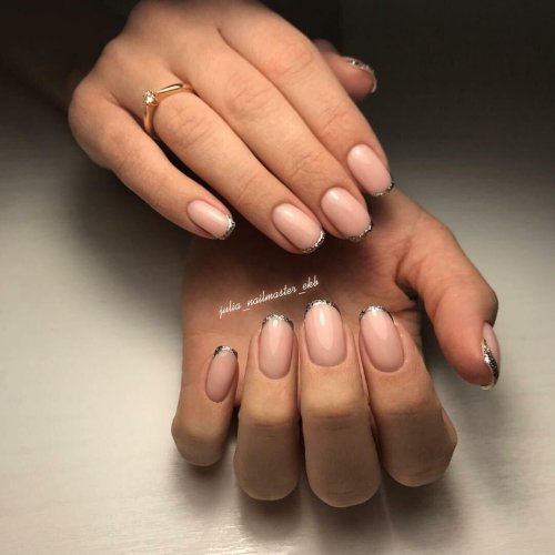 Серебристый френч на короткие ногти