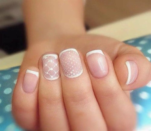 Нежный френч на короткие ногти