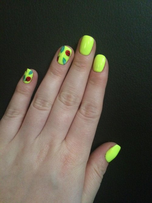 Маникюр