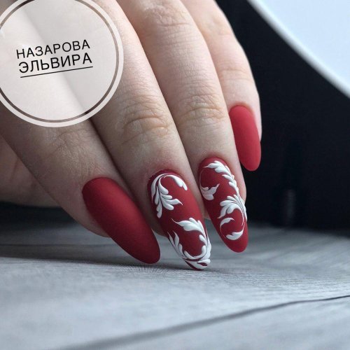 Маникюр красные ногти
