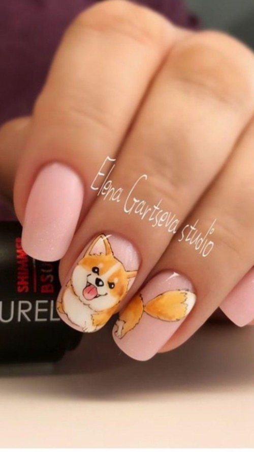 Маникюр с корги