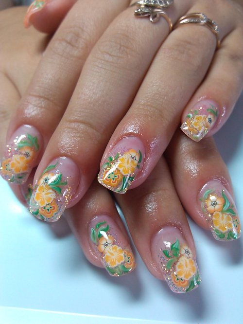 Маникюр с фруктами