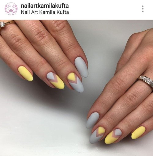 Желтый маникюр