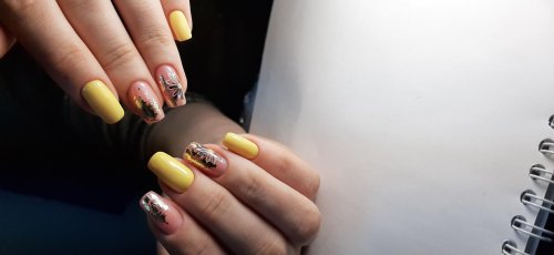 Маникюр