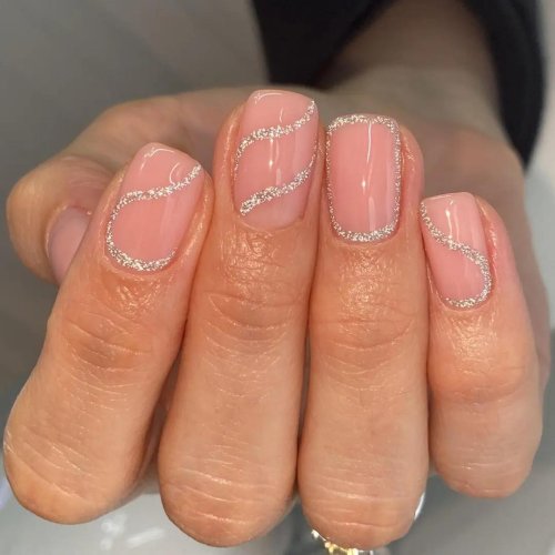 Ногти короткие