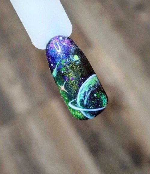 Дизайн ногтей космос