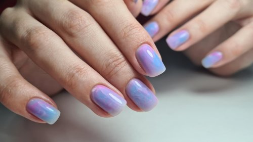 Маникюр омбре градиент вертикальный