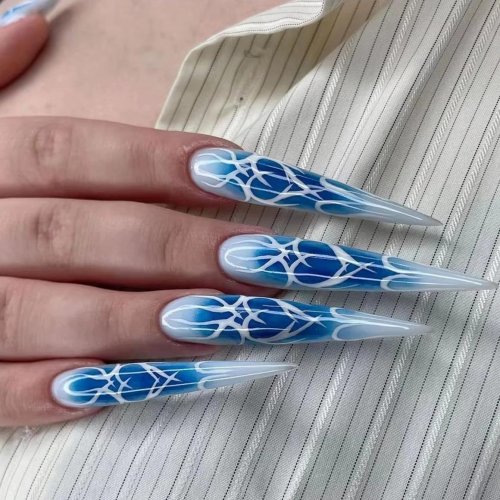 Длинные острые ногти
