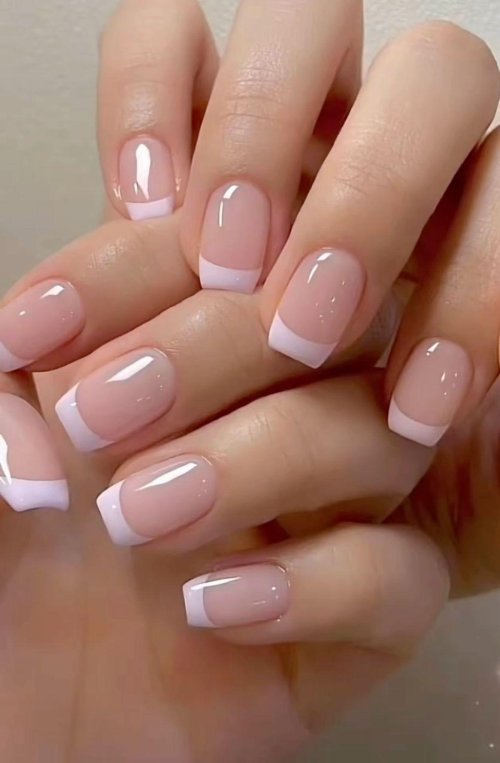 Французский маникюр на короткие ногти