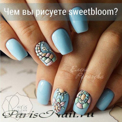 Дизайн ногтей голубые