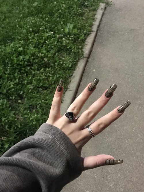 Ногти в стиле панк