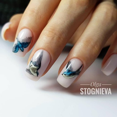 Ласточка акварель ногти