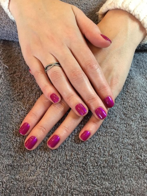 Cnd shellac magenta mischief